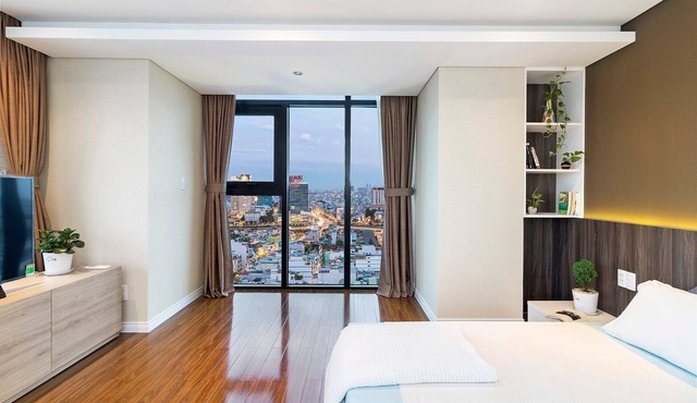 19.11 Galaxy Penthouse with fascinating city view
