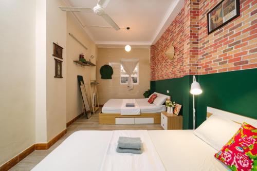 1970s Vintage Old Quarter, Hoan Kiem Lake, Shared Bathroom