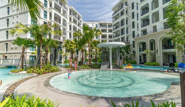 2-bedroom apartment in tranquil Tambon Choeng Thale with AC and fitness room in Tambon Choeng Thale