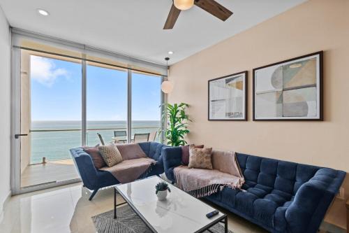 24K Propiedades 15th Floor Camino al Mar Beach Front King Bed in Mazatlán