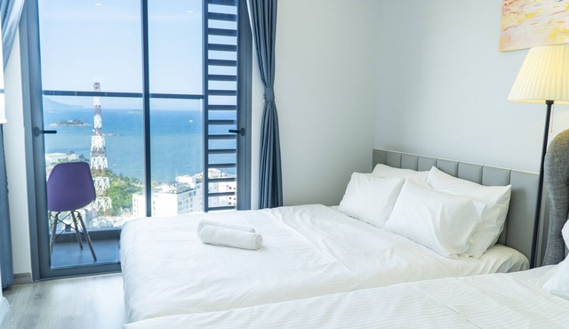 25th Floor Oasis w/Ocean view