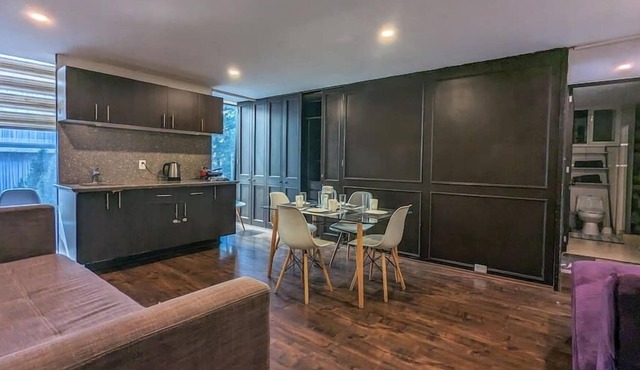2br Lockoff in Polanco Sleeps 6, walk everywhere in Ciudad de MÃ©xico