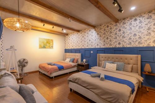 3-bed cozy apartment for 9 pax, locate in the most beautiful road in Hanoi Old Quarter