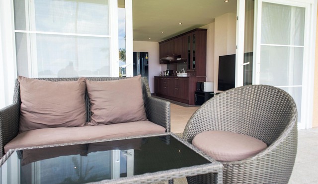 3-bedroom beachfront villa in charming Koh. Californian owned and managed in ตำบล เกาะช้าง