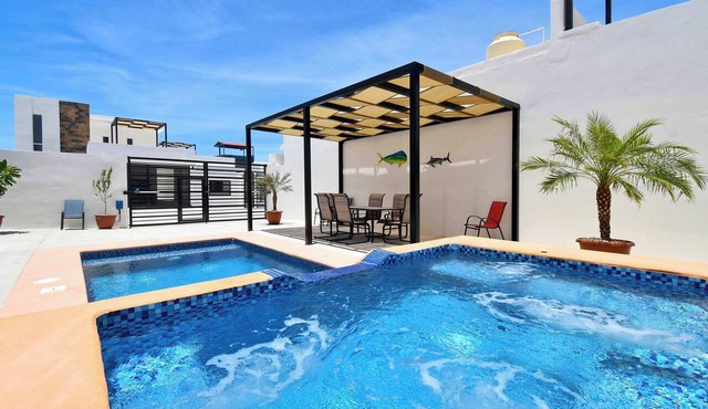 3BR House with Pool, huge space in El Centenario
