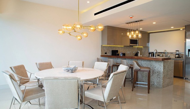3BR Luxury Loft w/Private Rooftop Jacuzzi in Q.R.