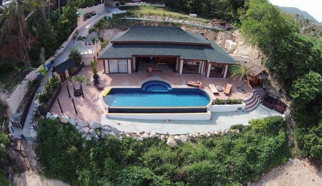 5 Bedroom Sea Front Villa - Koh Phangan in Tambon Ko Pha-ngan
