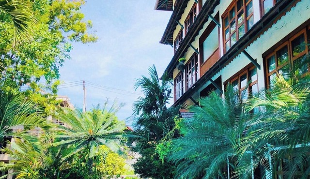 502 Serene Teak Boutique Apartments in Tambon Chang Phueak