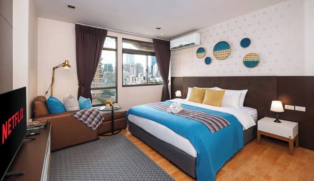 5min-Park-BTS-Terminal21-KingBed-FreeParkingWiFi in Khlong Toei