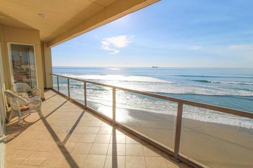 ACCESS - BEACH Penthouse PAPAS and BEER 2 miles WIFI in Rosarito