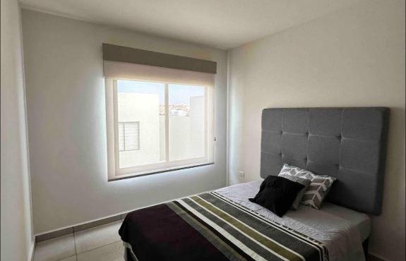 Acogedora habitación doble. in Miranda