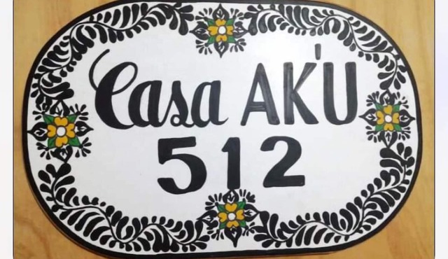 A’KU House - 3 bedrm Colonial Charm with Pool three blocks from Paseo Montejo in Mérida