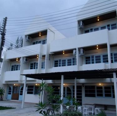 Albatross Guesthouse @ Thungwualaen Beach in Chumphon
