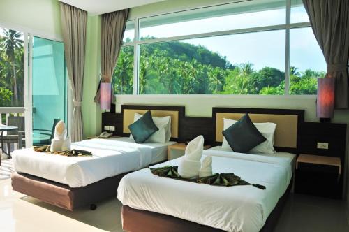 AM Surin Place in Surin Beach