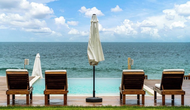 Amazing Beachfront Villa 13 Full Rooms With Bathroom in Litibú
