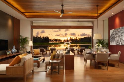 Aquella Lakeside Villas in Ban Na Faek