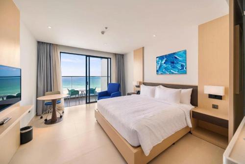 Arena Cam Ranh Beachfront Condotel