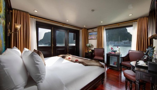 Athena Royal Cruise w/1 Double or 2 Twin Beds