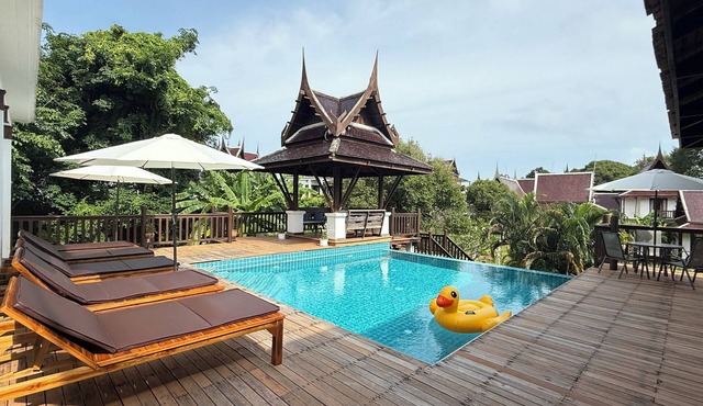 Authentic & Spacious Thai Villa 6BR Private Pool Sea View Sleeps 14