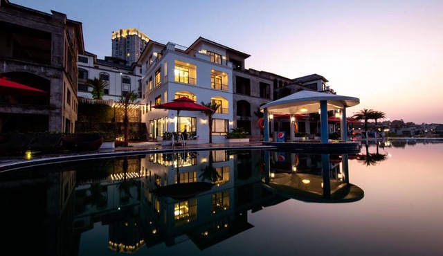 AVON villa