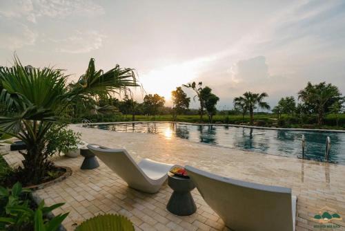 Bên Đồi Bên Suối Ecolodge