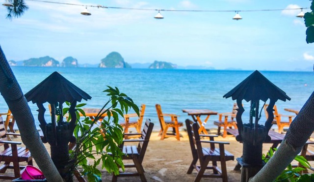 Baan Tubkaek Hotel in Tab Kaek Beach