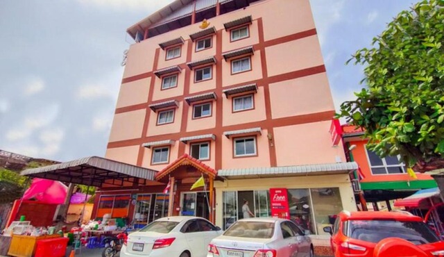 Baan Yuyuen in Pathum Thani