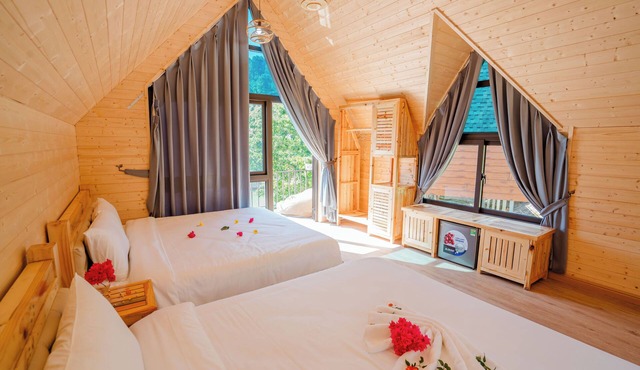 Bai Tu Long Mountain Resort