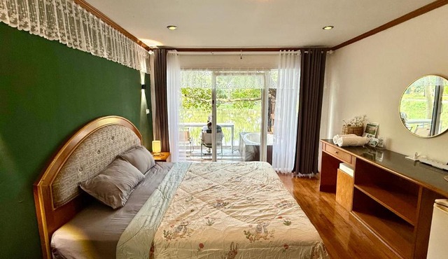 Ban Mali Cafe & Riverside Stay