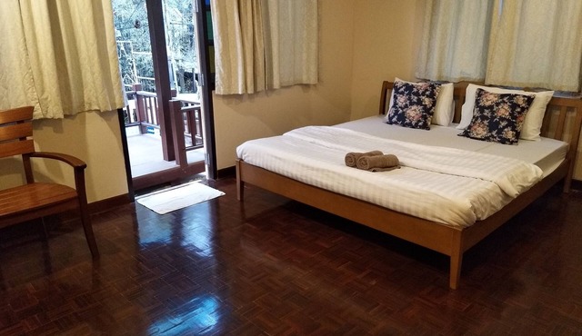 Banlomtalay Resort in Rayong