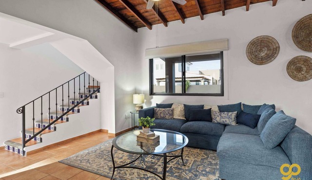 Bay Views Near the Beach with BBQ and Balcony in El Centenario