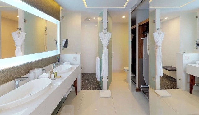 Beautiful all inclusive Resort 3 bedrooms Ocean front Sleeps 8 Los Cabos in Corredor Turistico Los Cabos
