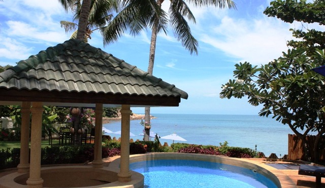 Beach front villa with private pool and 5 bed rooms with stunning view in resort in Bophut