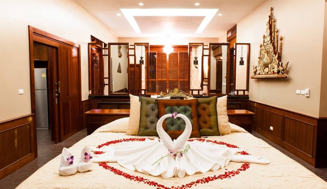 Beach Villa with Real Thai style. Located directly on Lamai Beach.