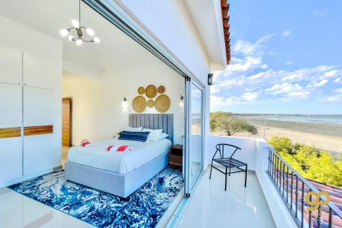 Beachfront Compound, Pool, BBQ, Best for Groups in La Paz