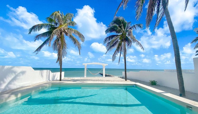 Beachfront + Pool + Battery 4BR/4BA in Chuburná