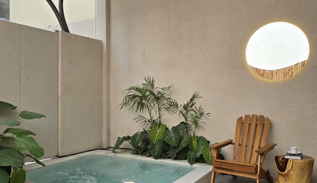 Beautiful 3-bedroom house with jacuzzi near beach in Đà Nẵng