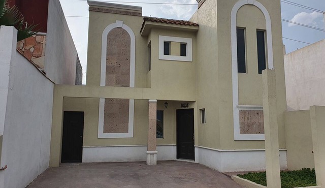 Beautiful and Practical House with a Bedroom on the Ground Floor in Saltillo