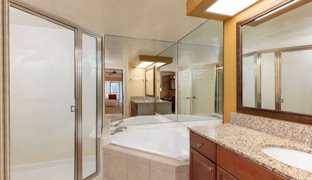 Beautiful Studio condo at Westgate Lakes near Disney/Universal/Seaworld in Orlando