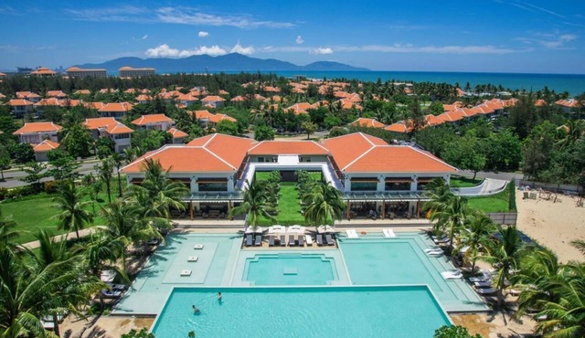 BIG SALE | Full equipment apartment | Pool & beach in Đà Nẵng
