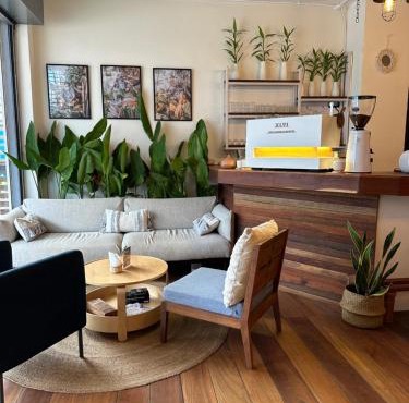 Blessings Home & Café in Thong Sala