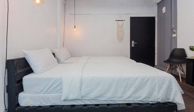 Boho Twin Room (T04) in Khwaeng Wat Ratchabophit