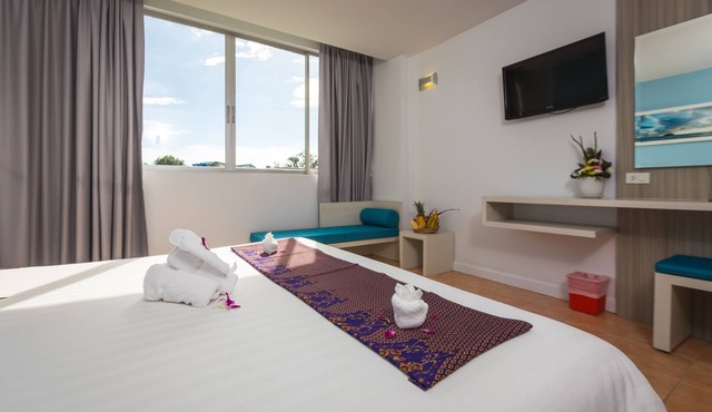 * Boutique hotel superior room #19, 3 min walk to karon beach * in phuket
