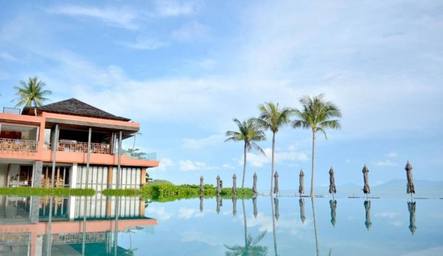 Boutique Sea View Getaway Steps from Bophut Beach l Onsite Pools and Gym in Amphoe Ko Samui