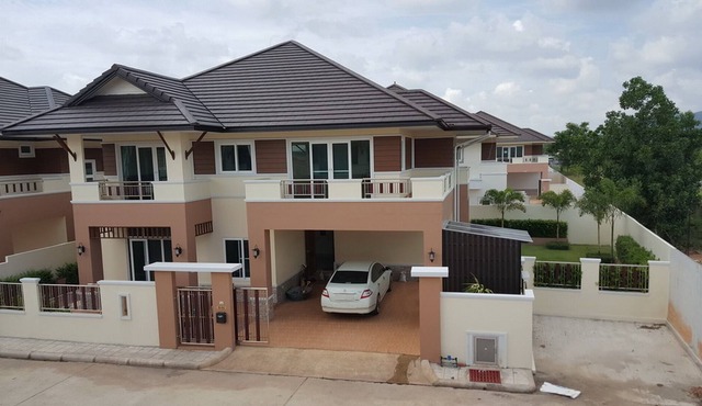 Brand New 300M2 VILLA close to Had Yai.