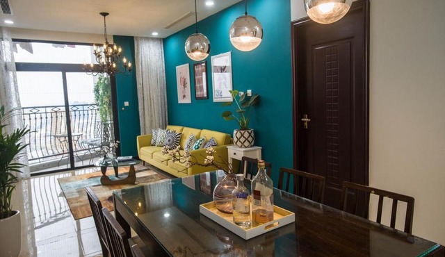 Căn hộ dịch vụ cao cấp 2 phòng ngủ tại Vinhomes Royal City
