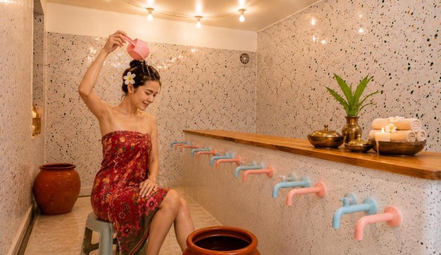 Capsule Hostel and Thai Traditional Bath Bangkok in Bangkok