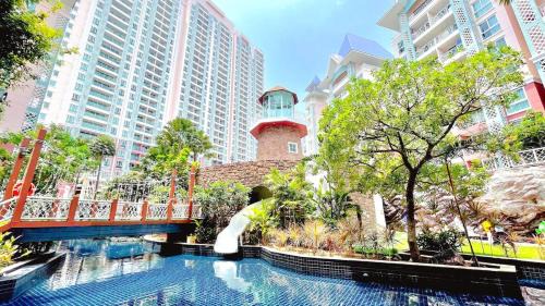 Caribbean Resort Pool Apartments Pattaya Near Bus Terminal in Pattaya