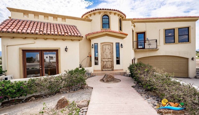 Casa Campbell - Enjoy a spacious 4-bedroom rental in San Felipe