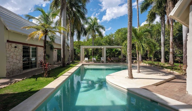 Casa Coral - 2BR - Tropical Hideout with Pool in Cancún